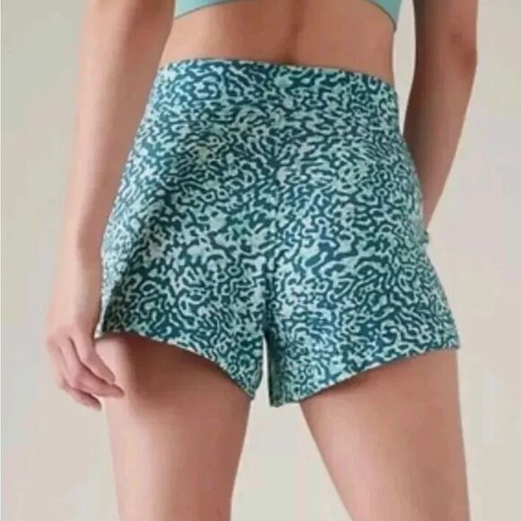 Athleta Balance 4" Shortie mini SHORTS NWT - Picture 2 of 8